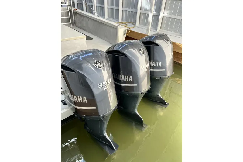  Yacht Photos Pics Triple Yamaha 350 V8 outboard engines on a 1990 custom rebuilt dive boat.