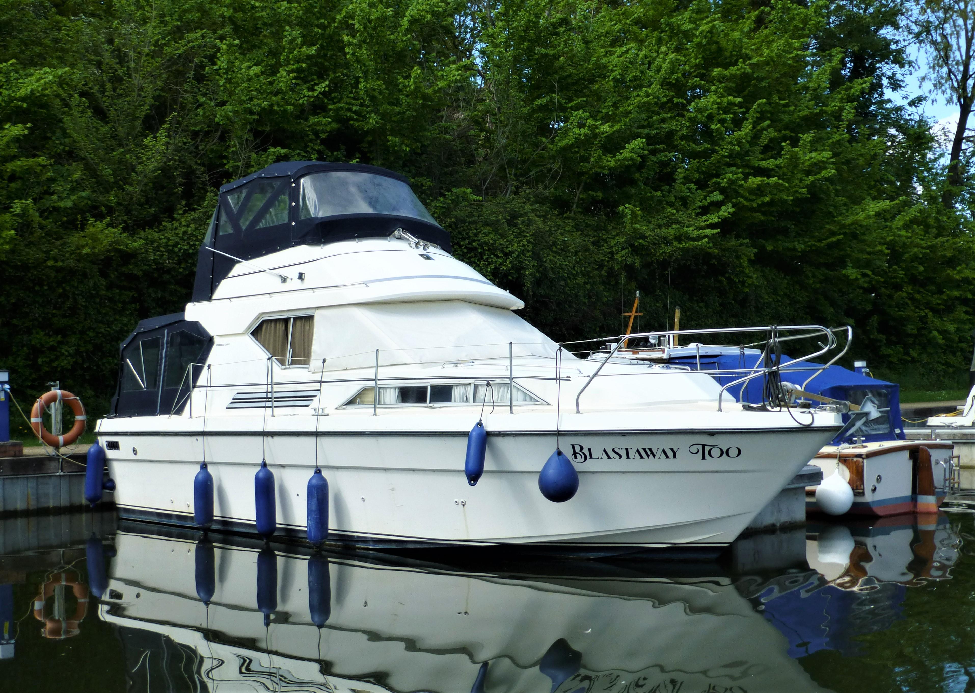 Princess 30DS Flybridge | 1987 | 9m - Surrey | Boatshop24