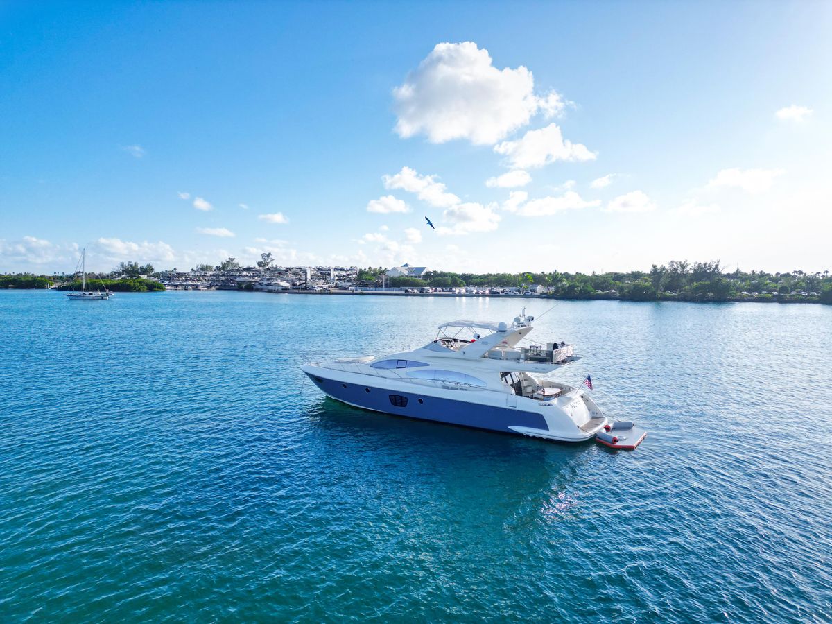 2007 Azimut 68 