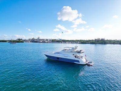 Yacht