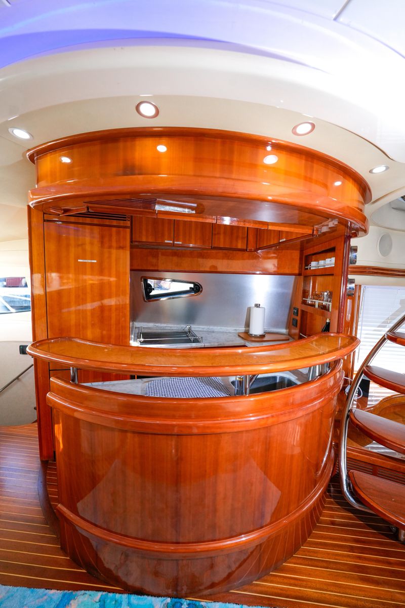 2007 Azimut 68 