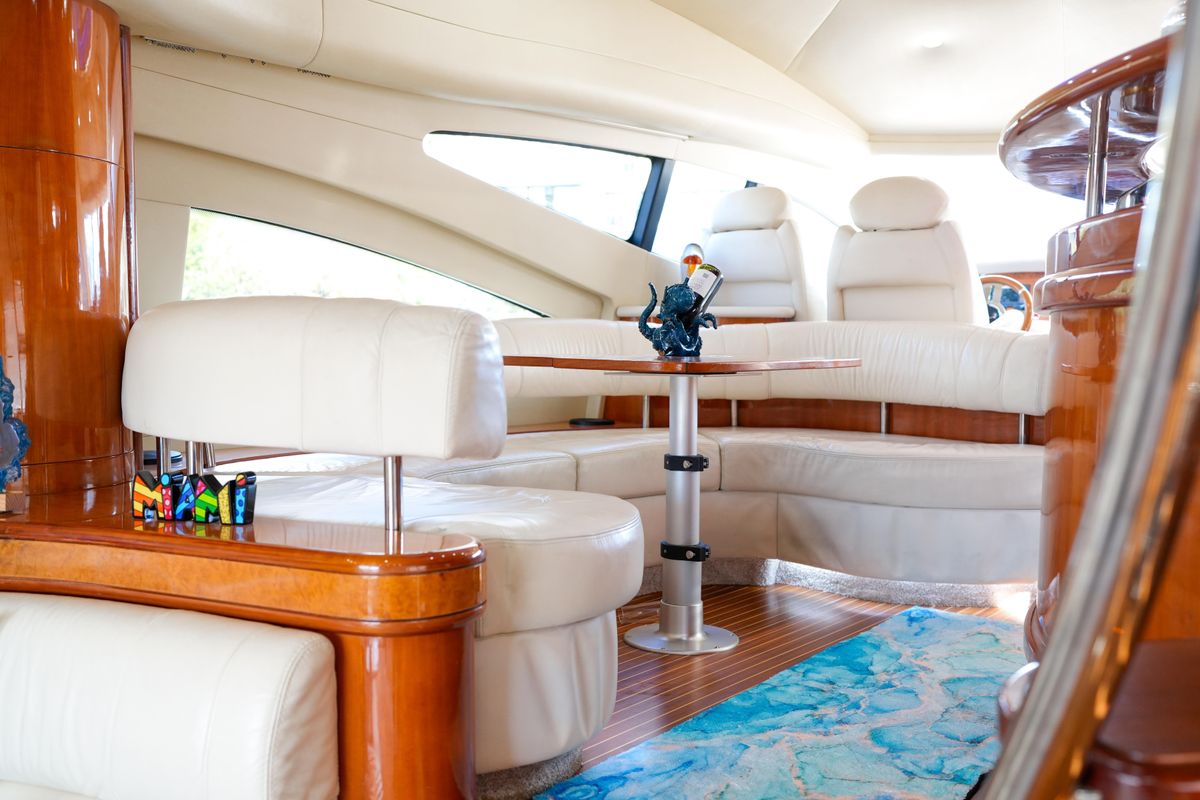 2007 Azimut 68 