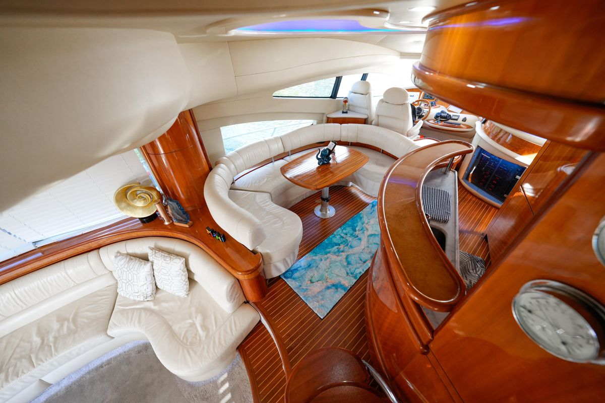 2007 Azimut 68 