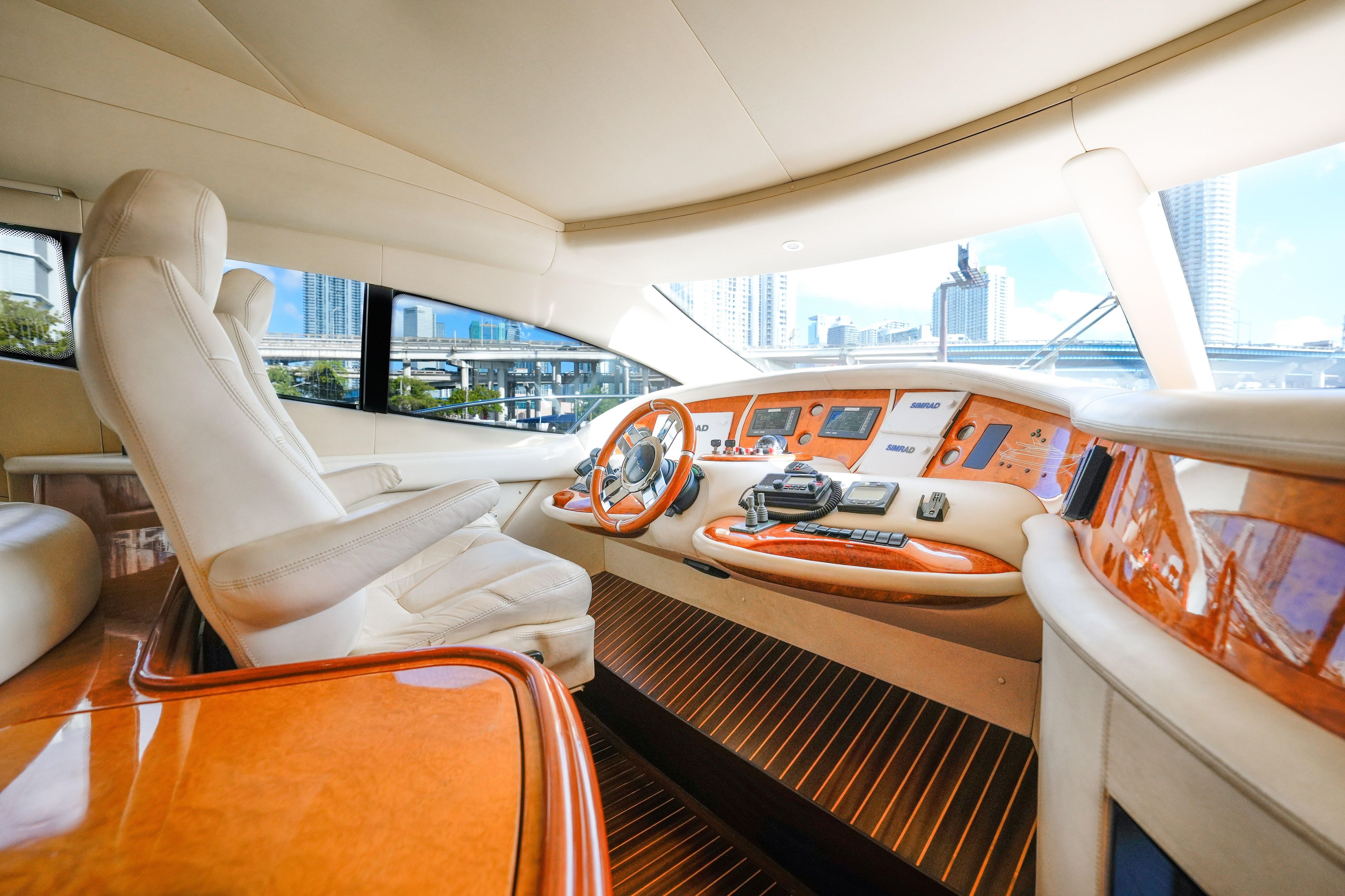 2007 Azimut 68 
