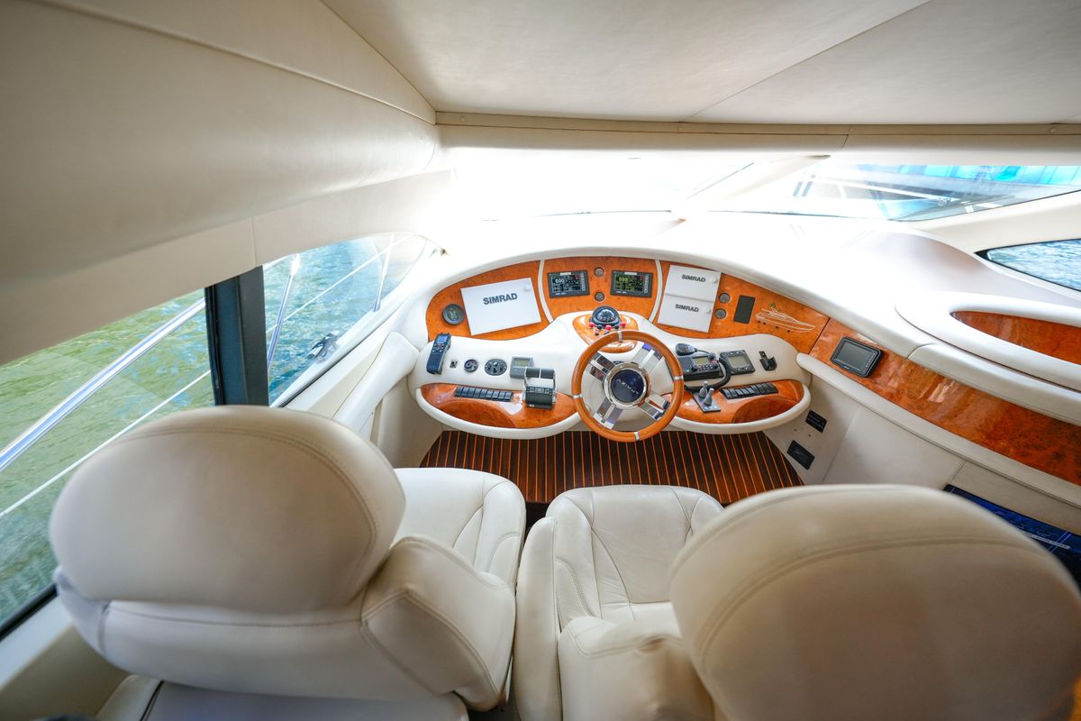 2007 Azimut 68 