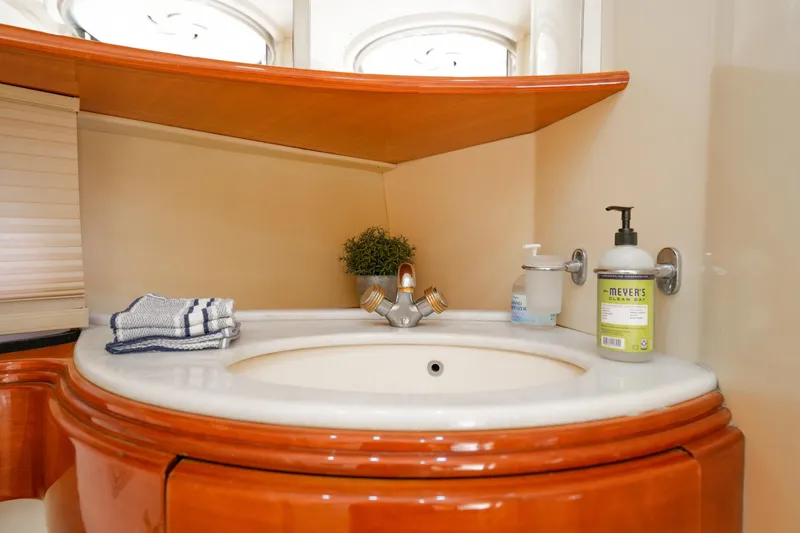 Finesse Yacht Photos Pics 