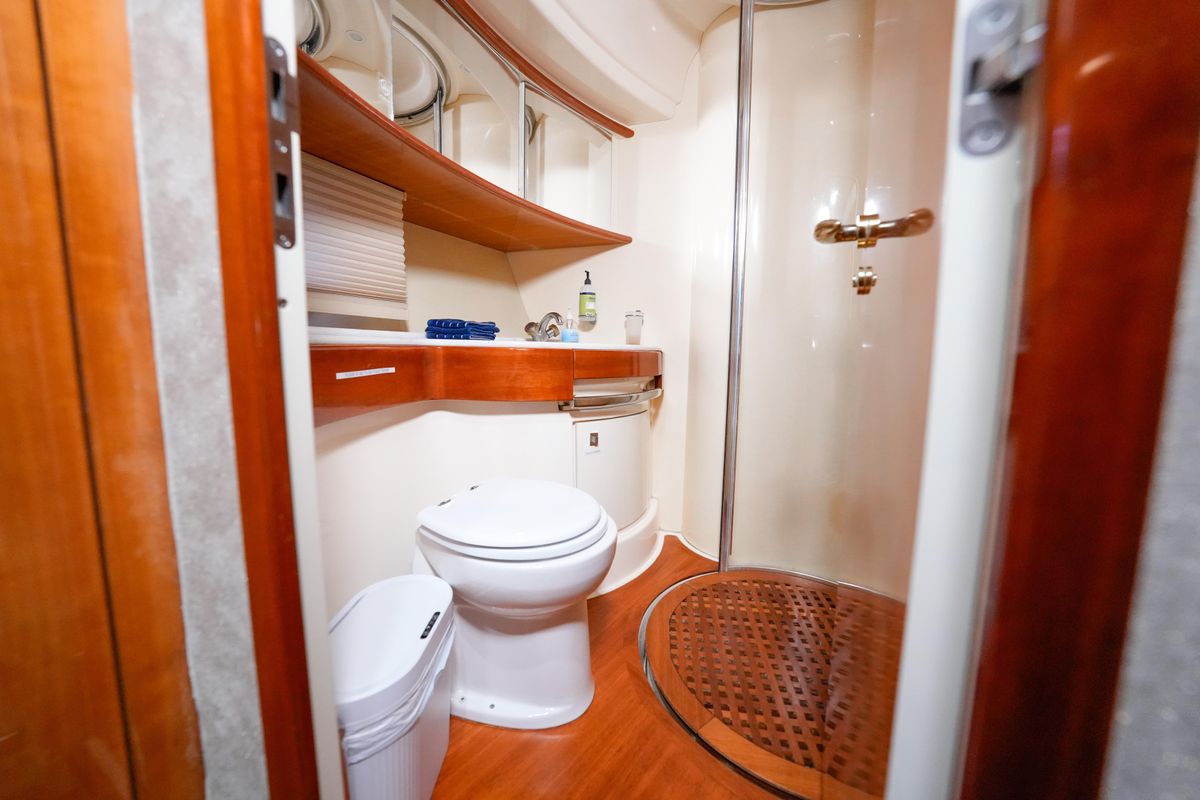 2007 Azimut 68 