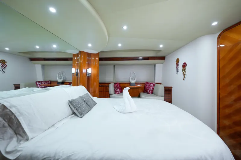 Finesse Yacht Photos Pics 