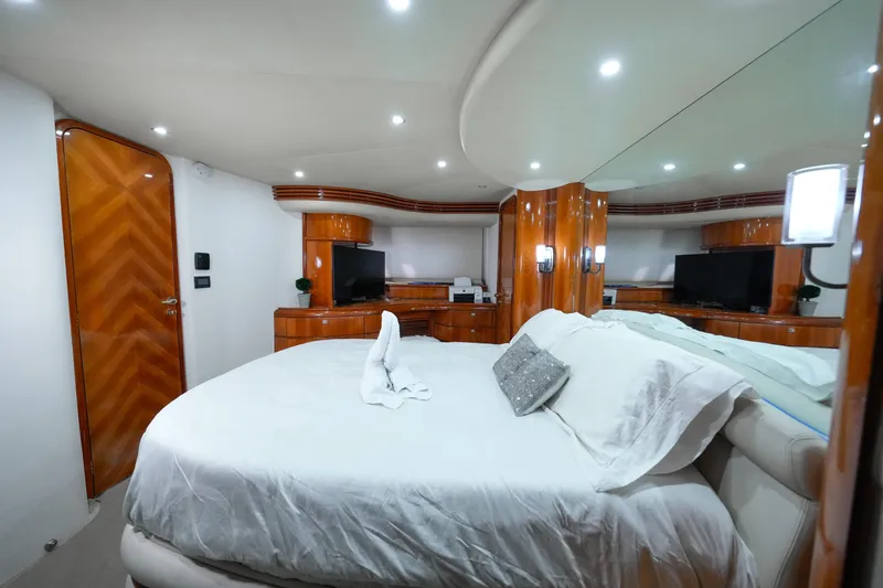 Finesse Yacht Photos Pics 