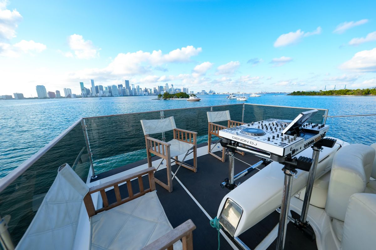 2007 Azimut 68 