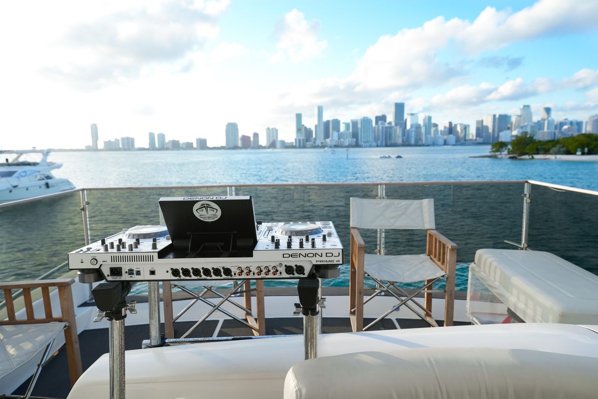 2007 Azimut 68 