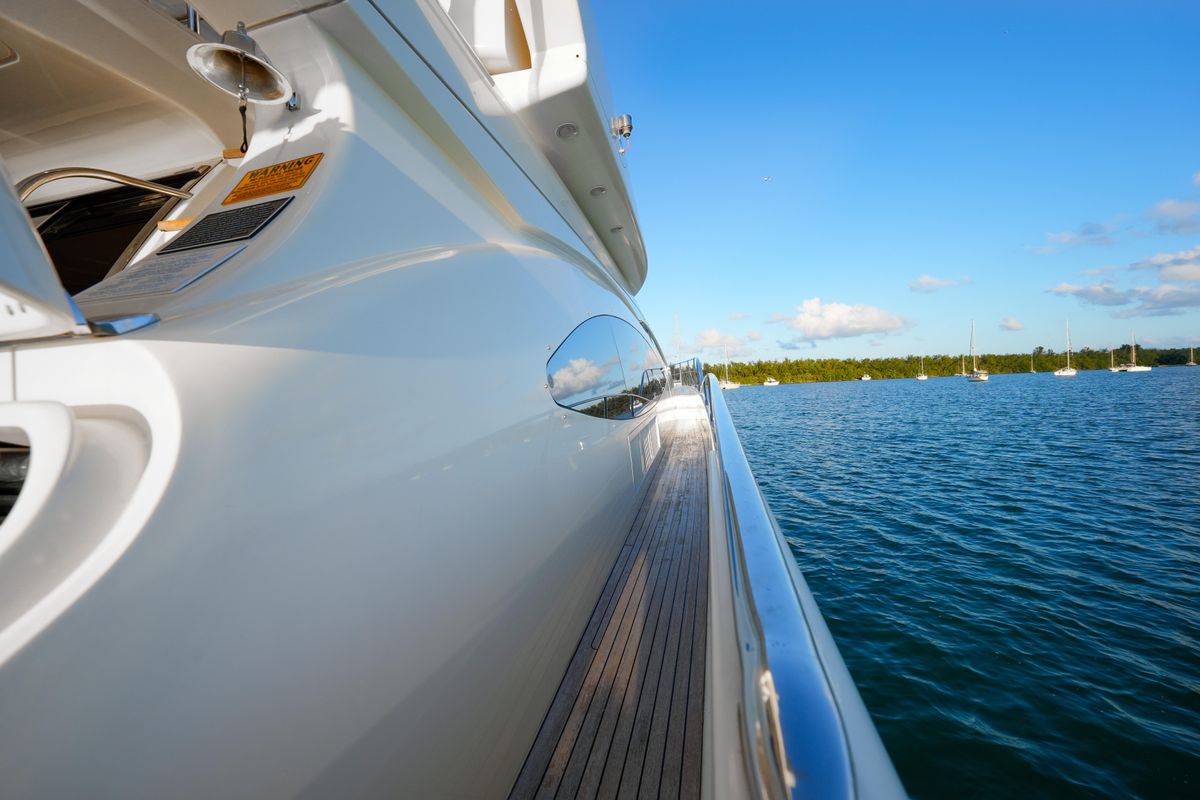 2007 Azimut 68 