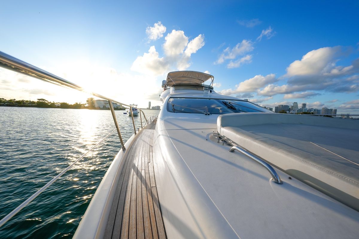 2007 Azimut 68 