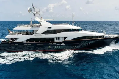Benetti Vision 145