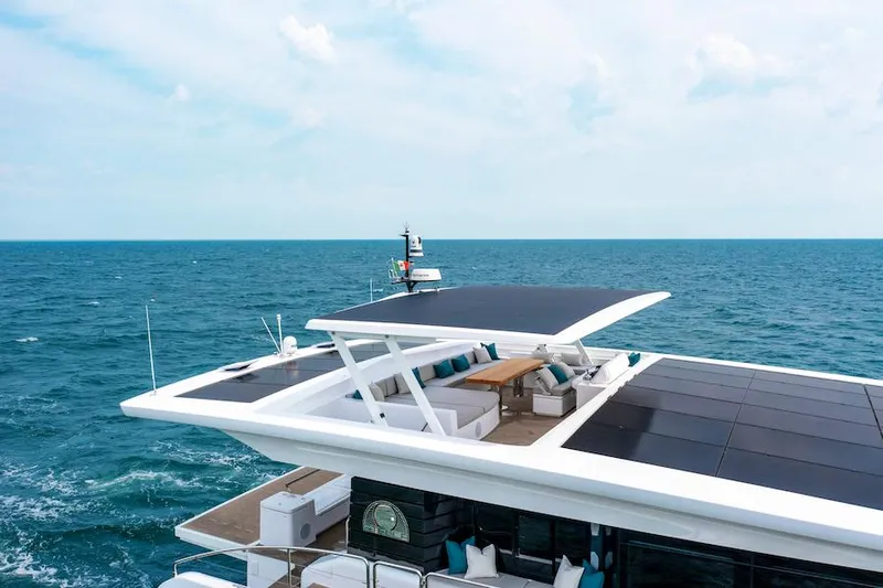  Yacht Photos Pics Silent 60 yacht 2025 model cruising on the ocean with solar panels.