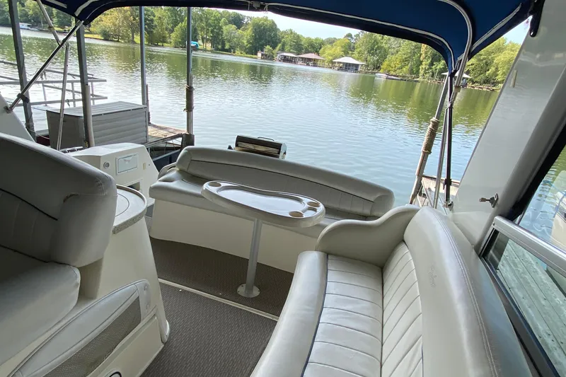 2000 Rinker 340 Fiesta Vee Express Cruiser for sale - YachtWorld