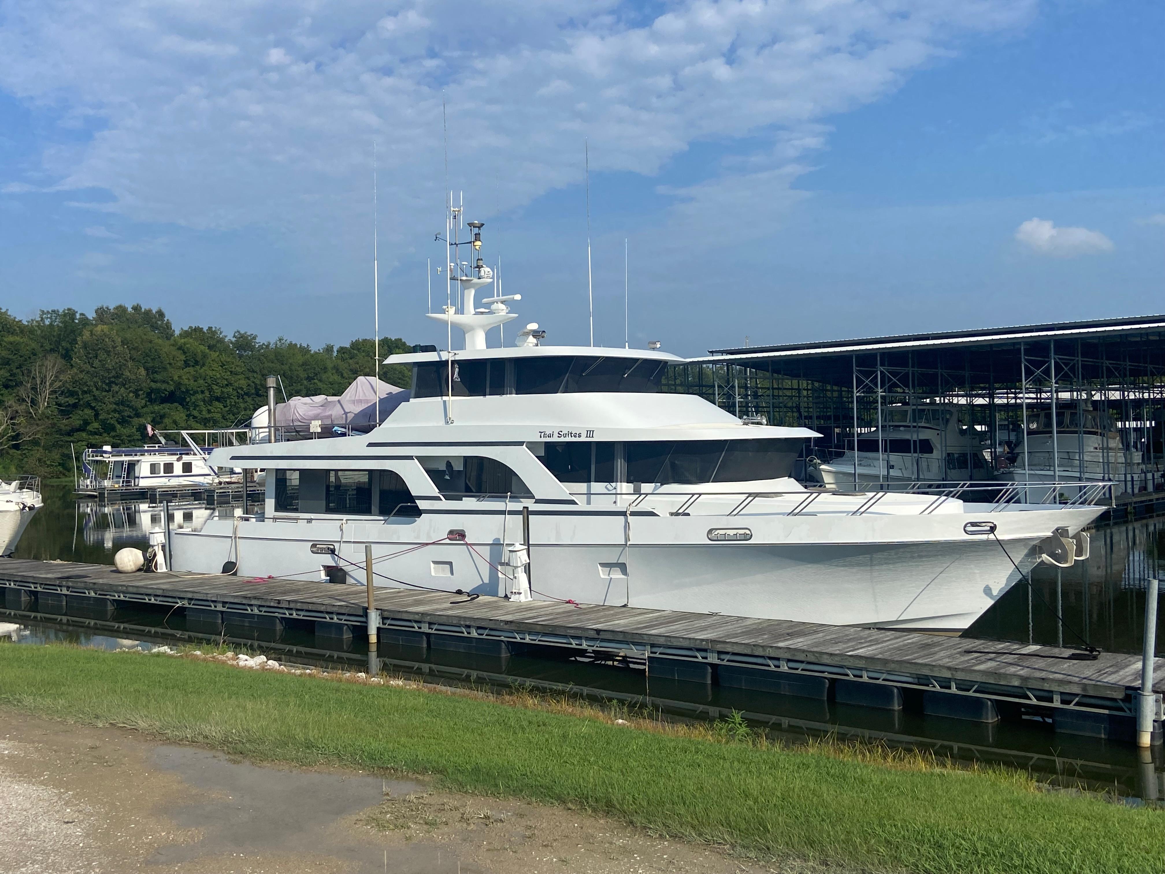 2001 McQueen Motor Yacht Motor Yachts for sale YachtWorld