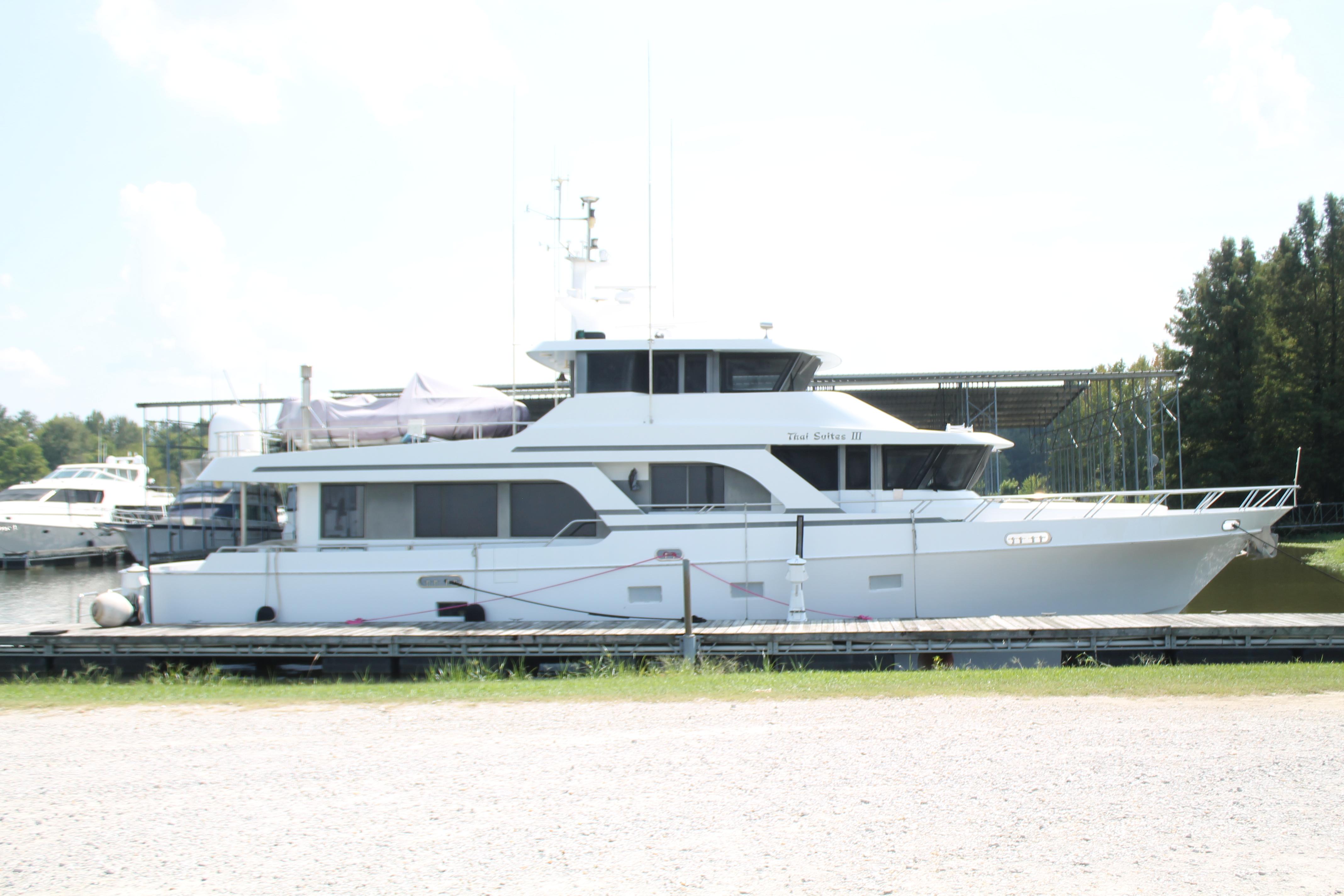 2001 McQueen Motor Yacht Motor Yachts for sale YachtWorld