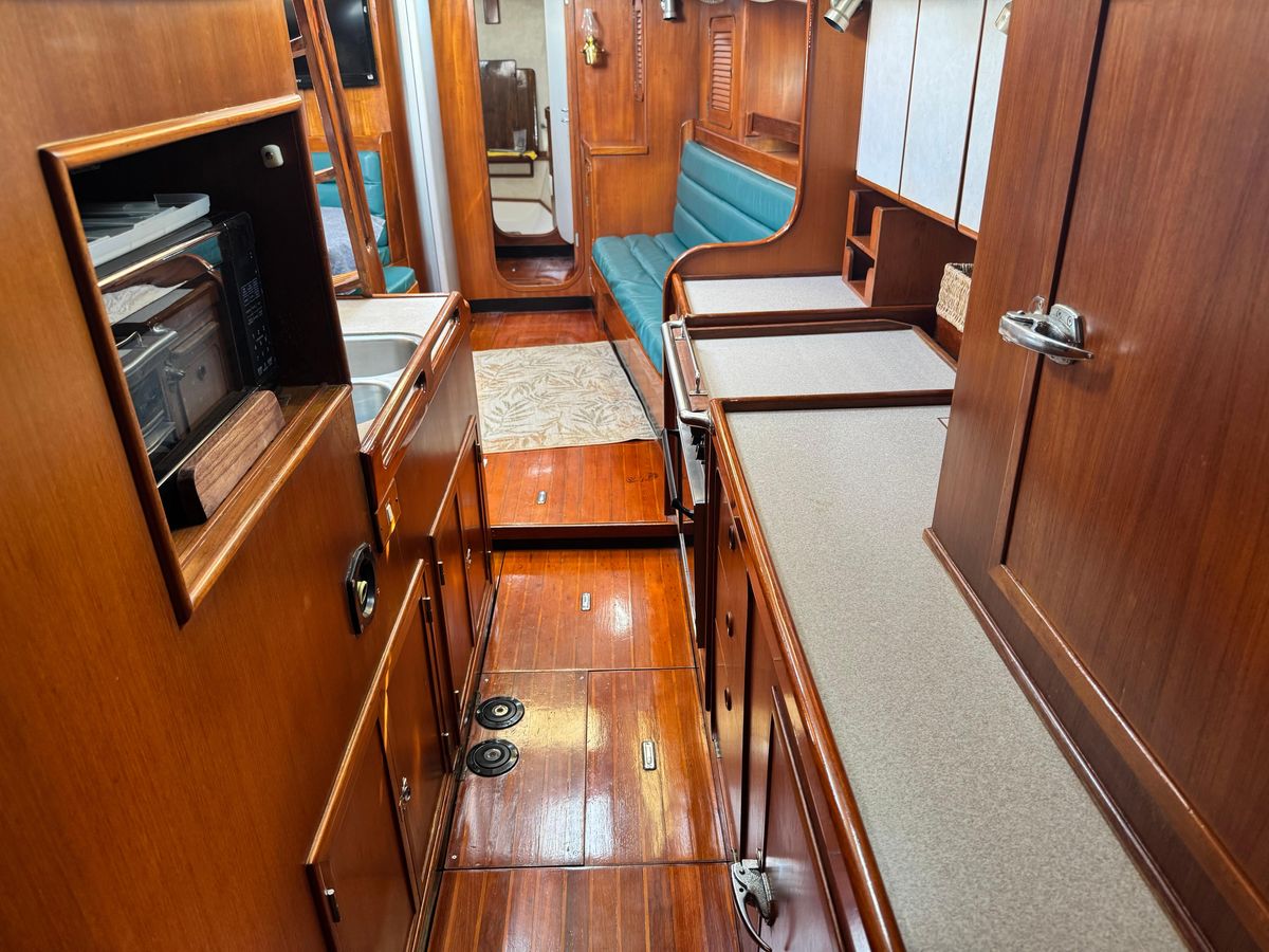 1995 Hylas 46 
