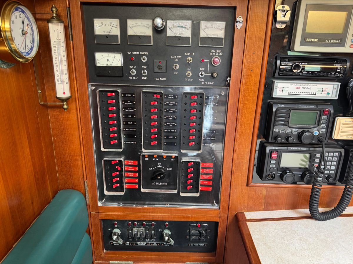 1995 Hylas 46 