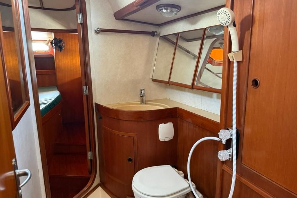 1995 Hylas 46 