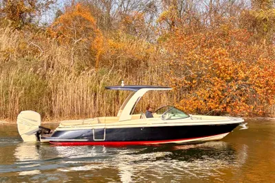 Chris-Craft Launch 25 GT