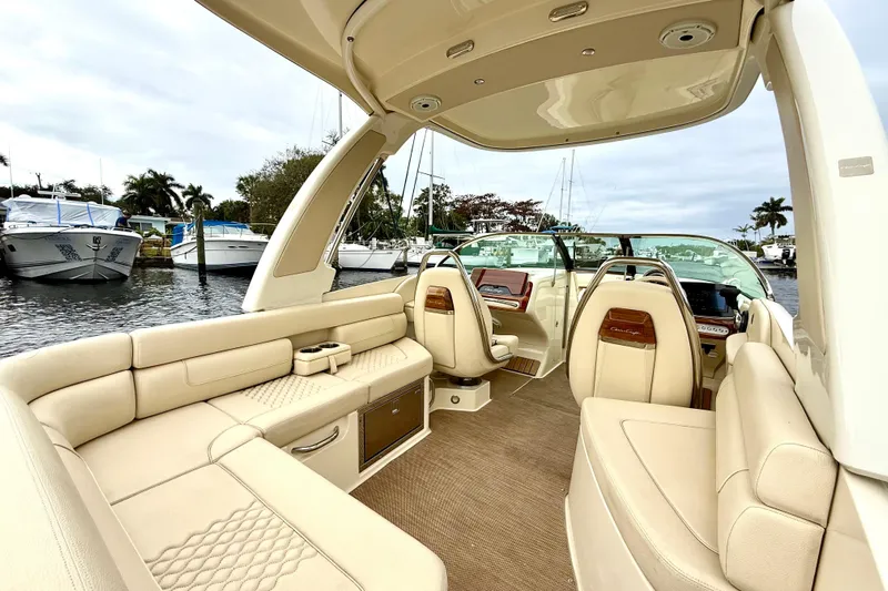  Yacht Photos Pics 2022 Chris-Craft Launch 25 GT boat interior with luxurious seating and elegant design.
