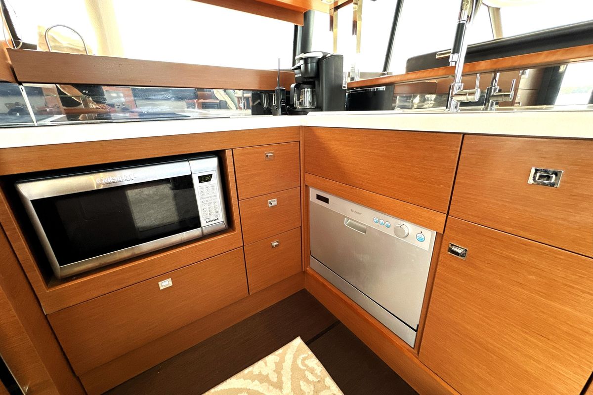 2016 Prestige 55 