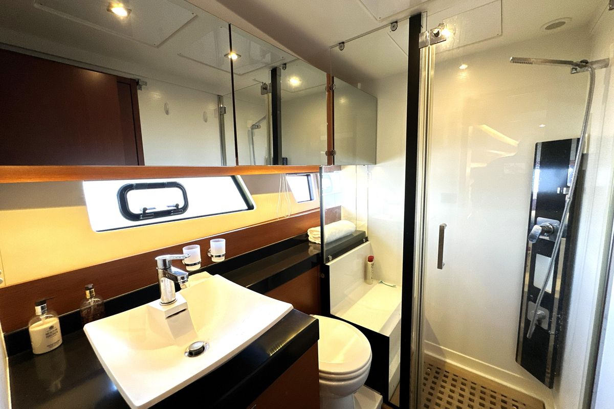 2016 Prestige 55 
