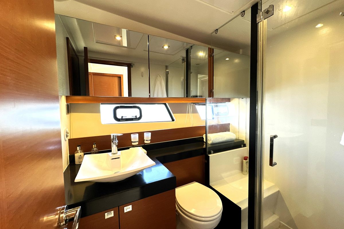 2016 Prestige 55 
