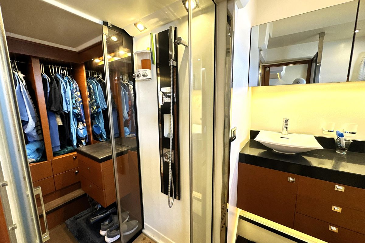 2016 Prestige 55 