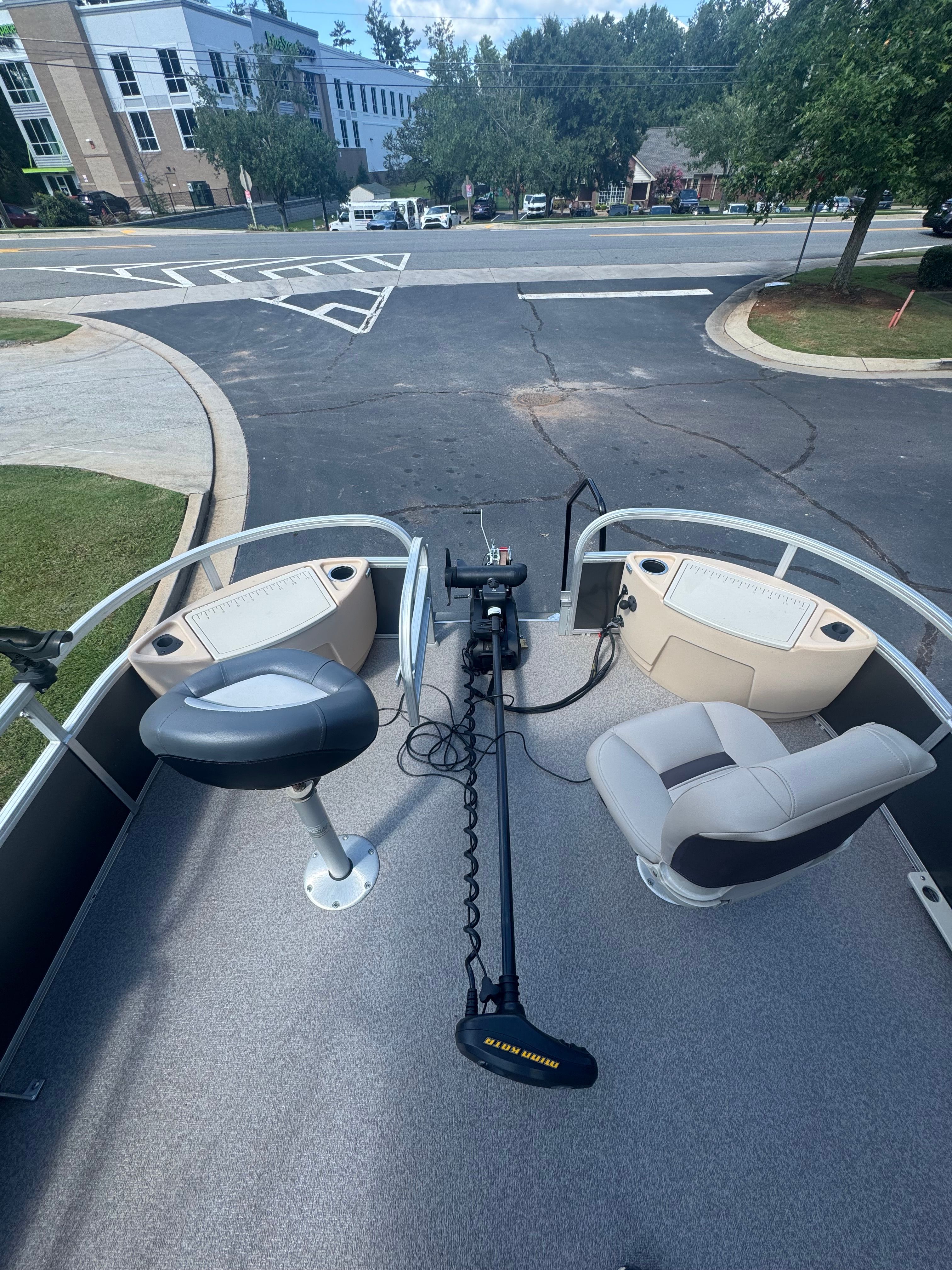 2017 TRACKER 22 XP3 - Image 6