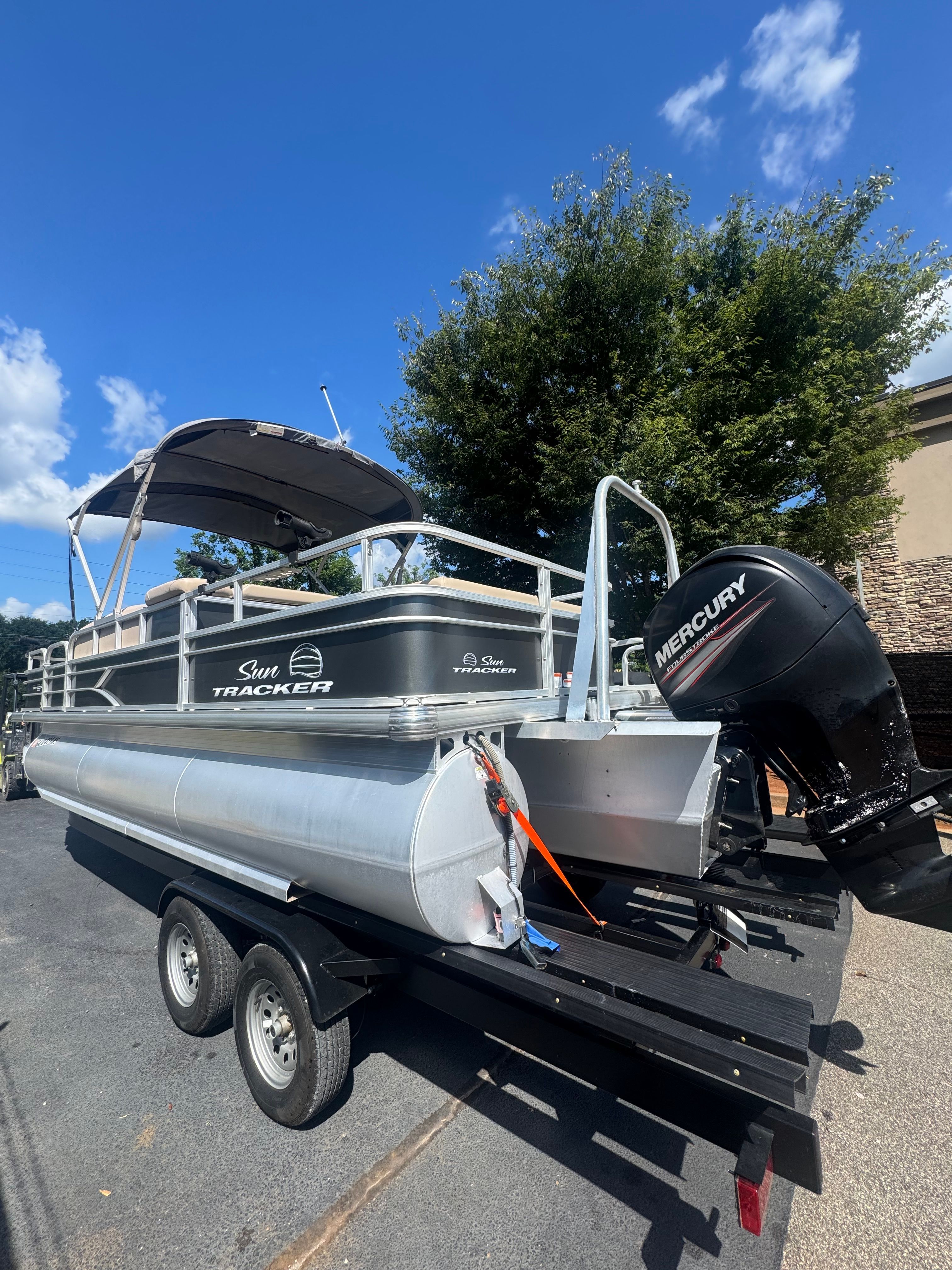 2017 TRACKER 22 XP3 - Image 4