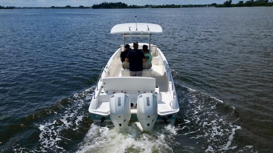 2019 Boston Whaler DAUNTLESS