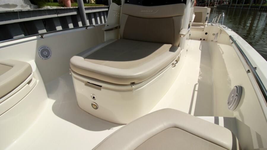 2019 Boston Whaler DAUNTLESS