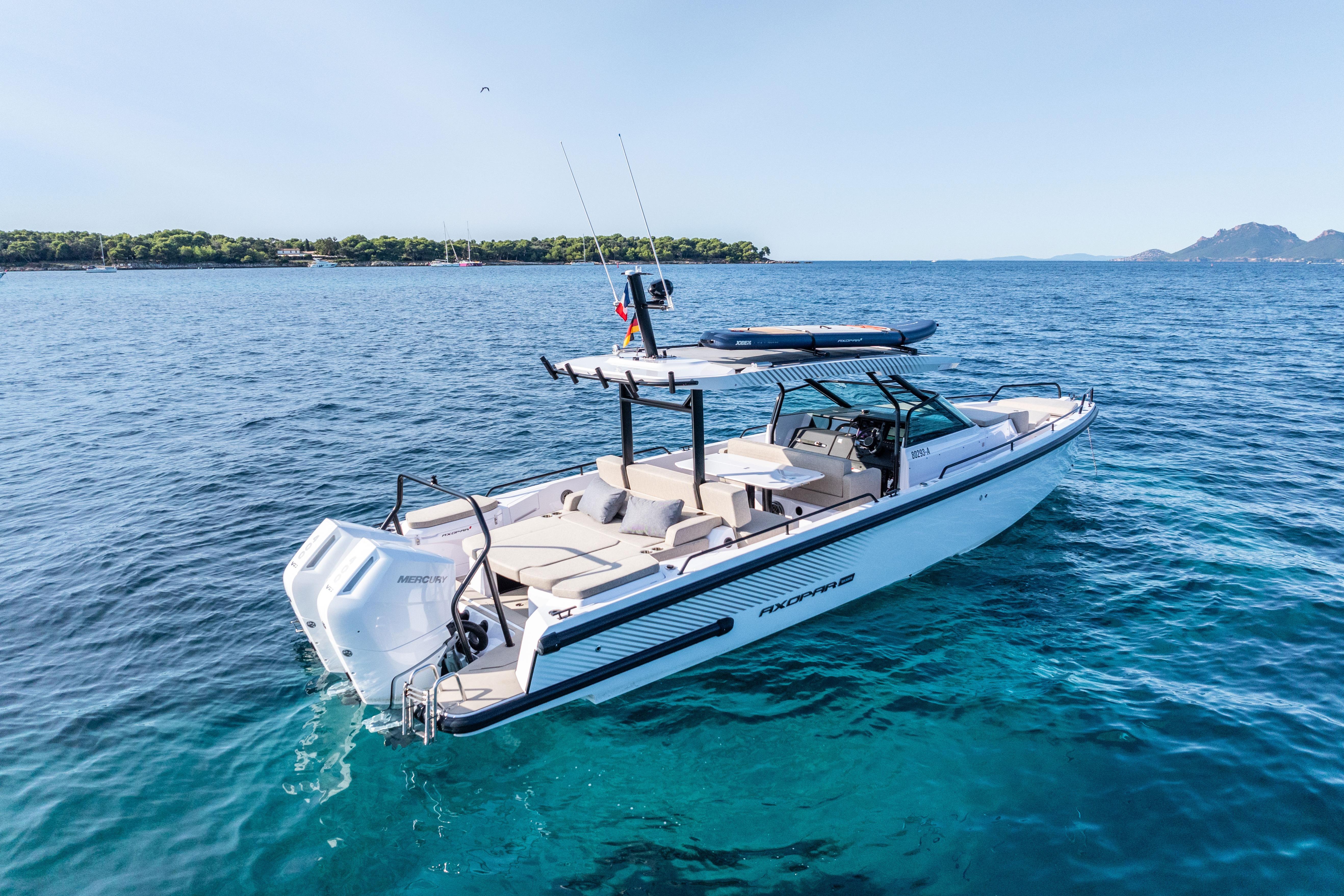 2025 Axopar 37 SUN TOP ICONIC EDITION