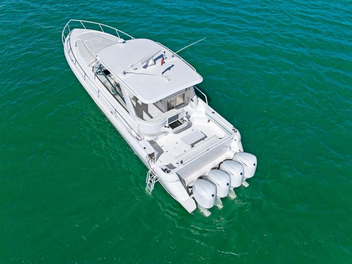 2018 Intrepid 47 