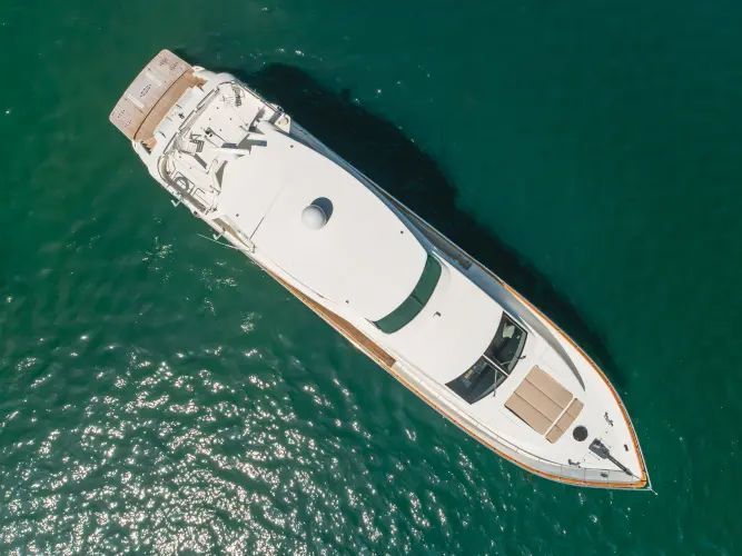 2005 Azimut 85 