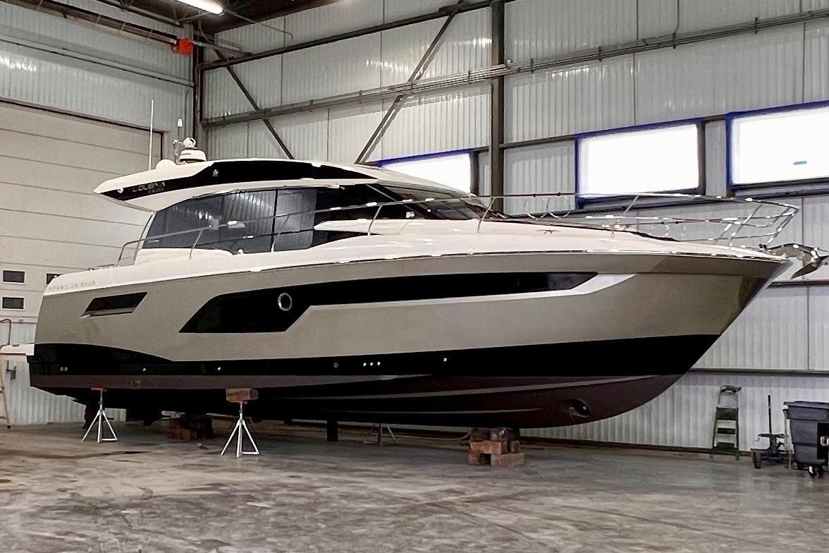 2018 Prestige 52 