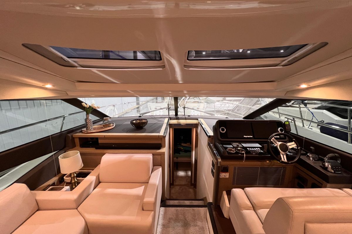 2018 Prestige 52 