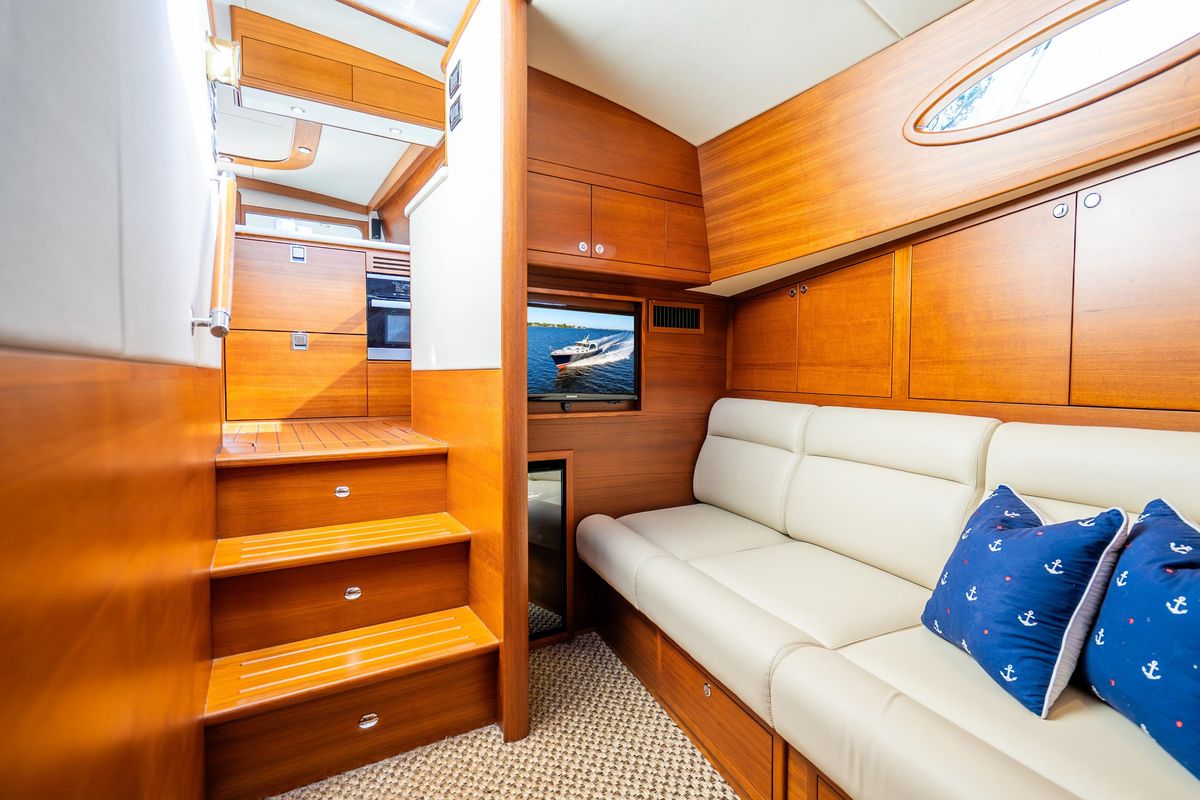 2020 Palm Beach Motor Yachts 55 