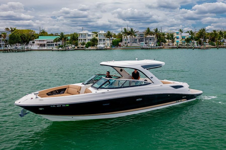 2016 Sea Ray 350 SLX