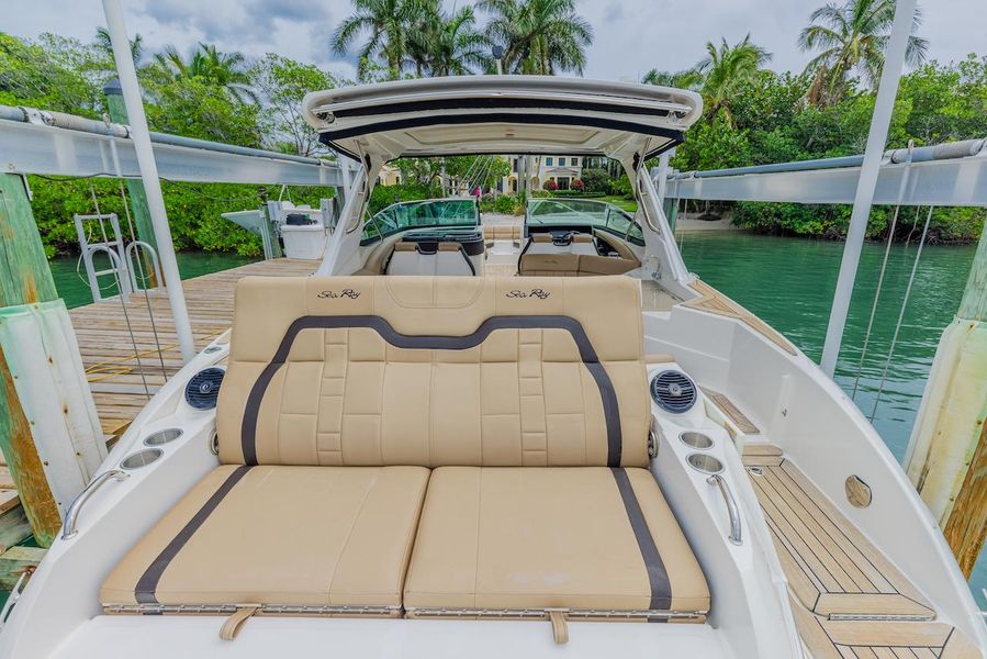 2016 Sea Ray 350 SLX