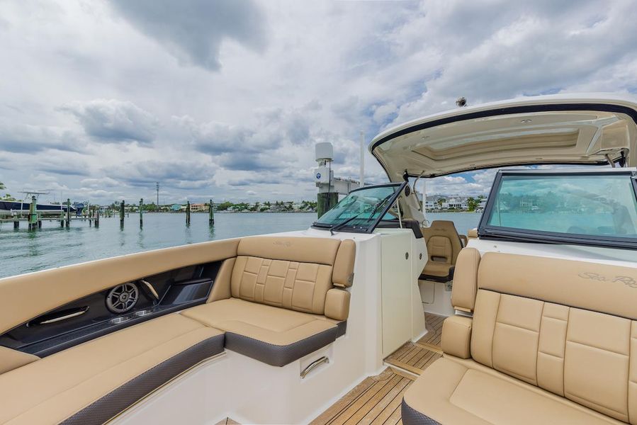 2016 Sea Ray 350 SLX