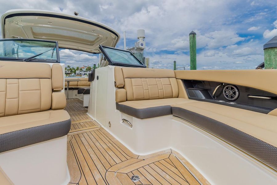 2016 Sea Ray 350 SLX