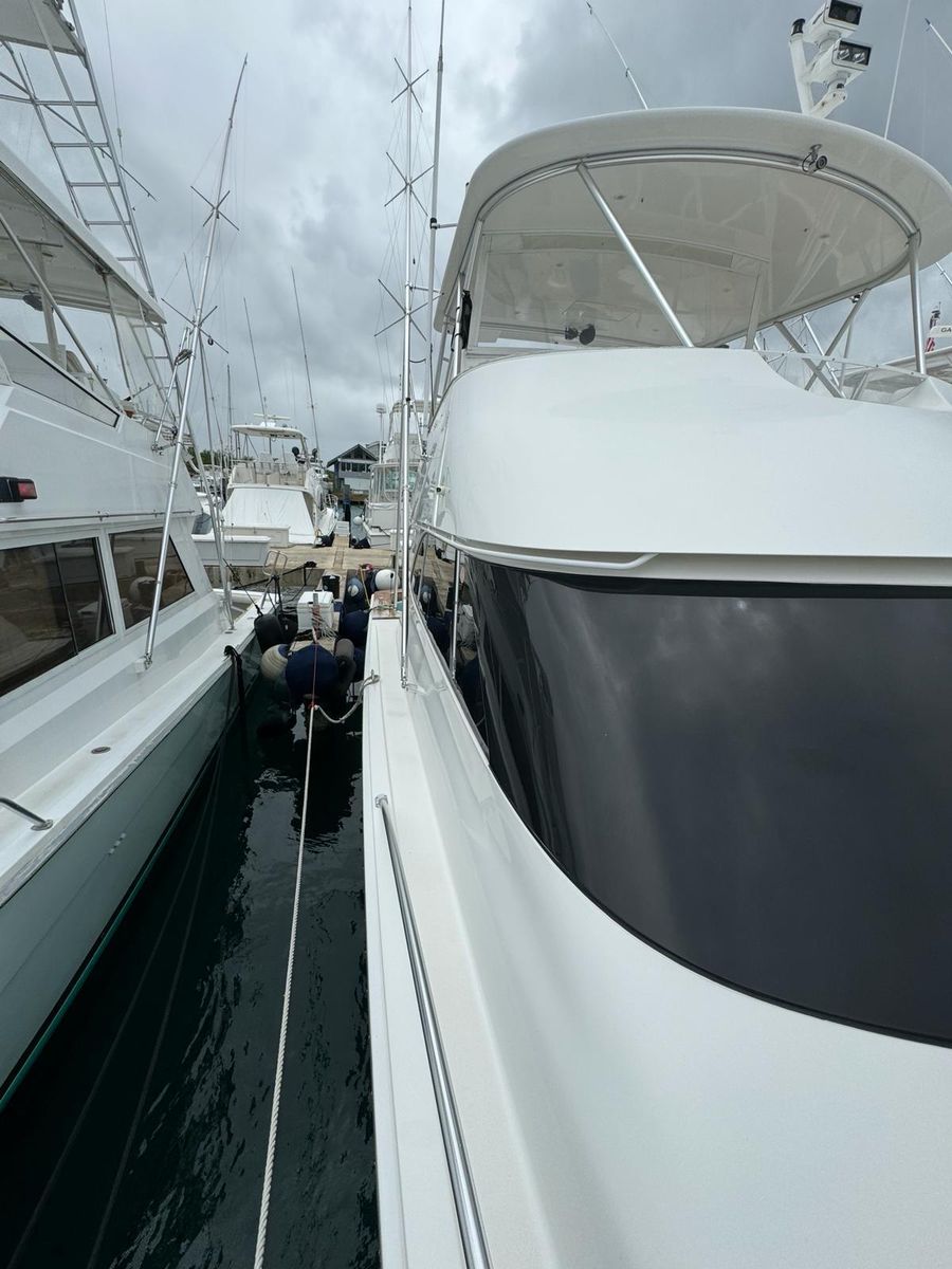 2010 Viking 54 