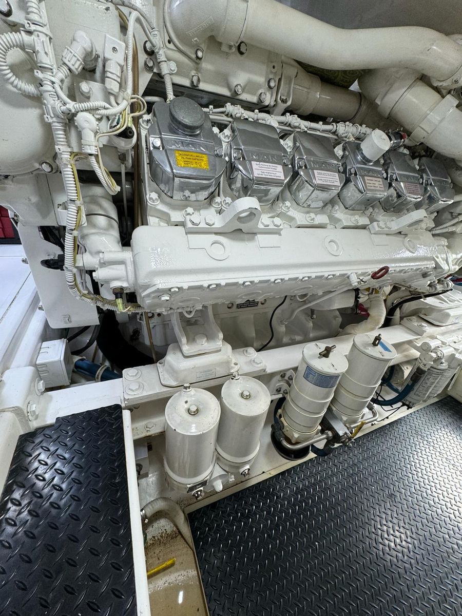 2010 Viking 54 