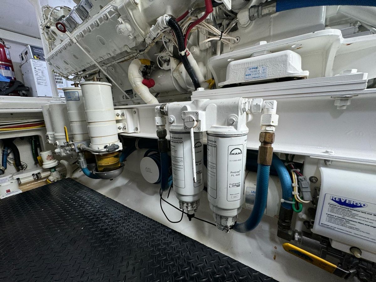 2010 Viking 54 