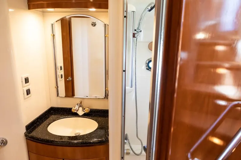 Alchemy Yacht Photos Pics 