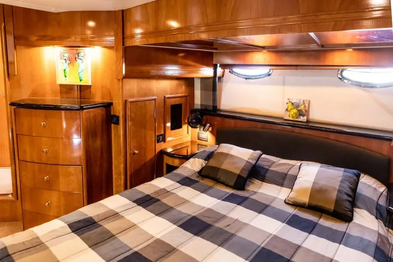 Alchemy Yacht Photos Pics 